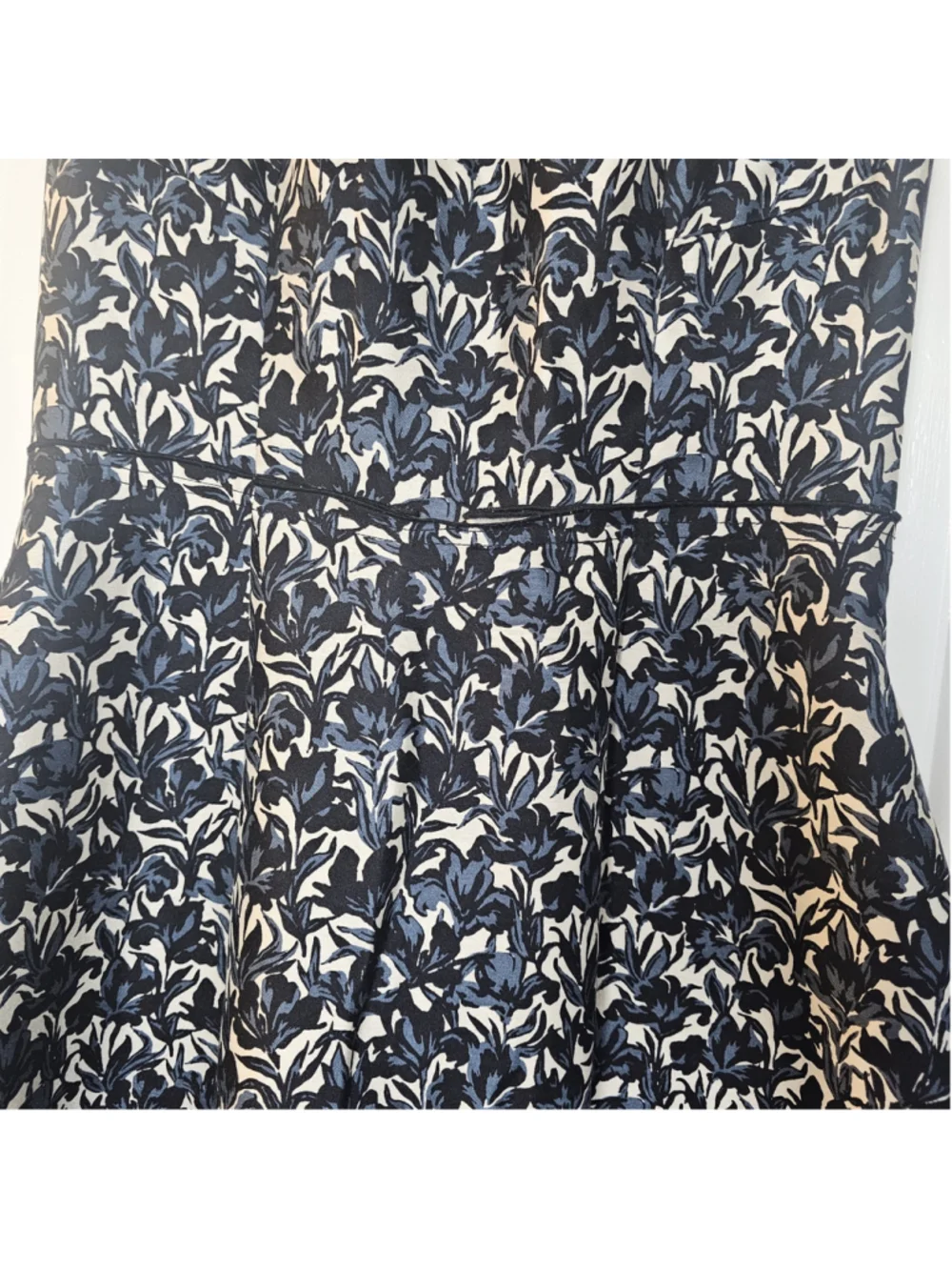 Tory Burch sz 8 cream, blue, black floral dress with liner & pockets